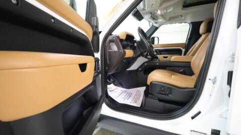 2023 Land Rover Defender 110 SE