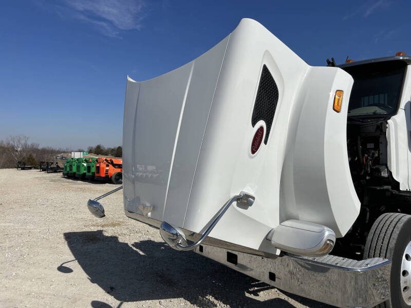 2019 Peterbilt 567 Road Tractor