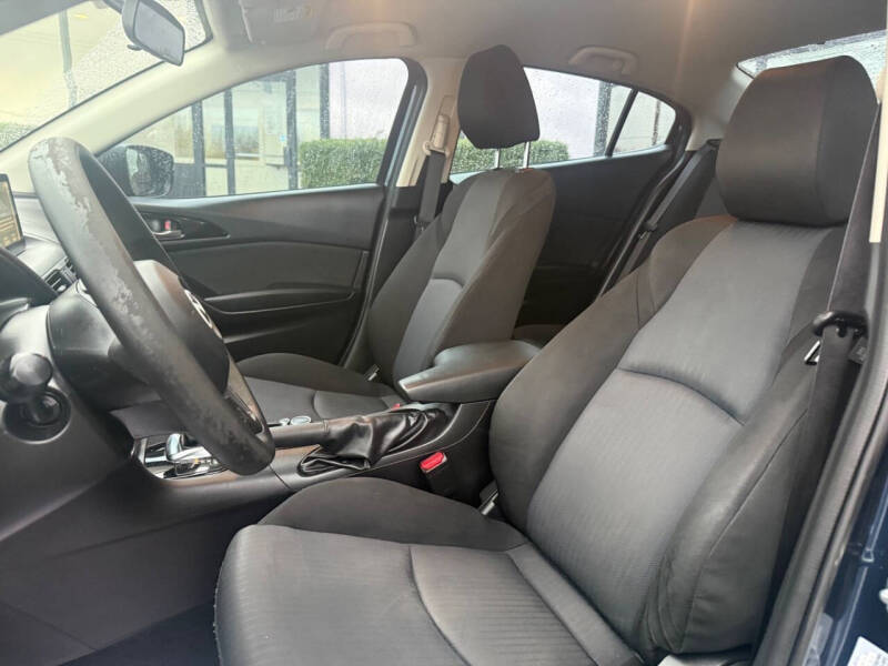 2016 Mazda MAZDA3 i Sport