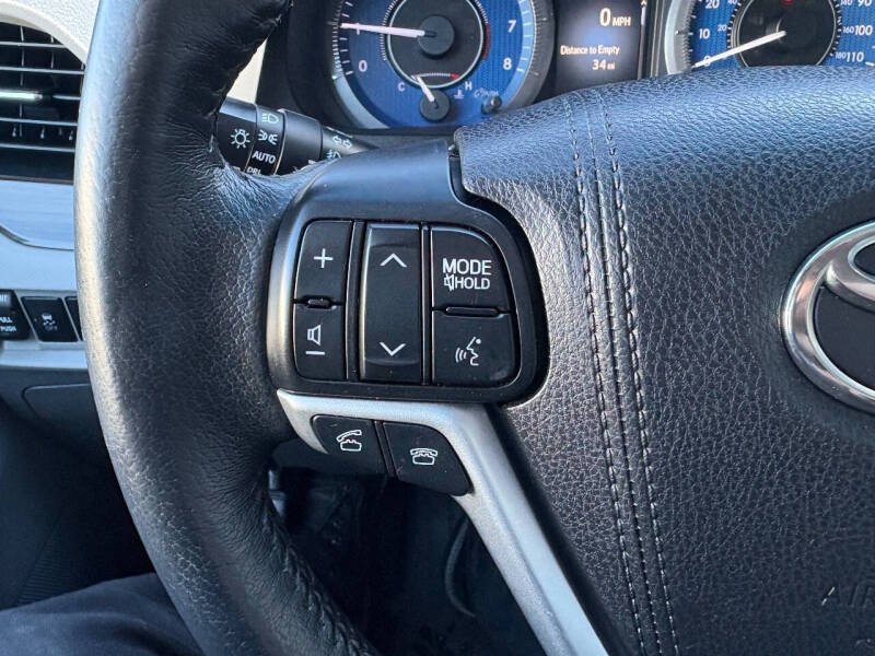 2017 Toyota Sienna XLE Premium 7-Passenger