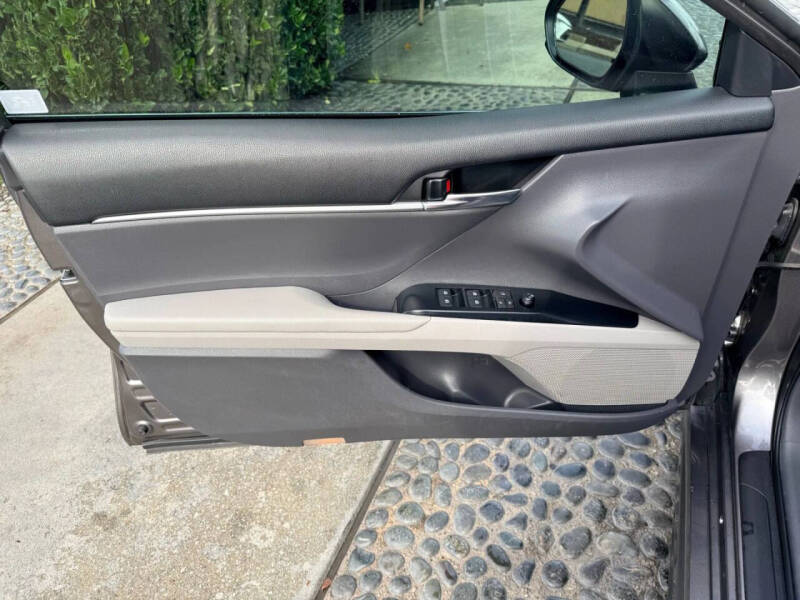 2019 Toyota Camry Hybrid