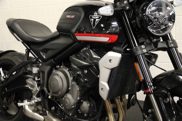 2023 Triumph TRIDENT 66