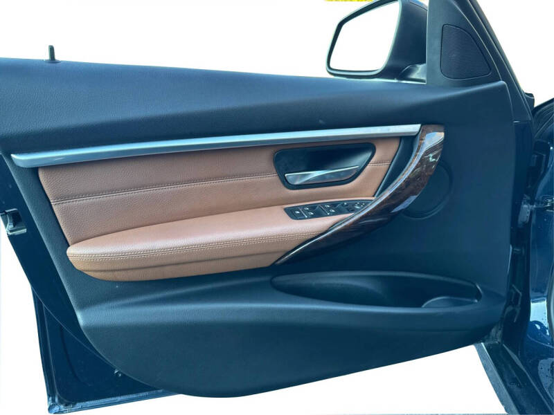 2017 BMW 3 Series 330i xDrive