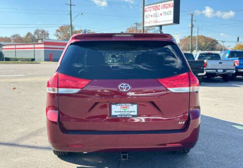 2012 Toyota Sienna XLE 8-Passenger