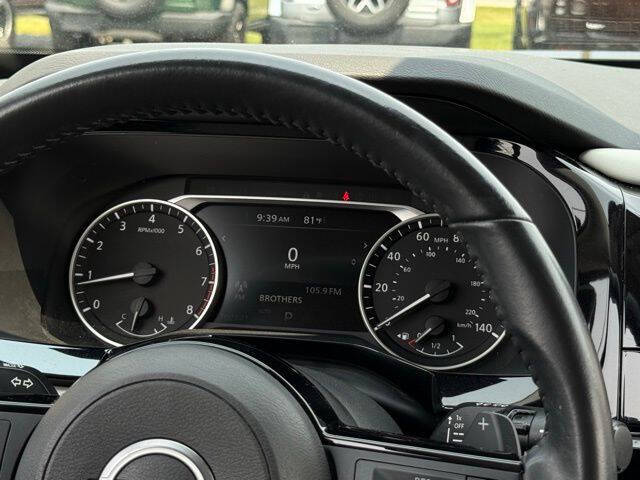 2022 Nissan Pathfinder SV