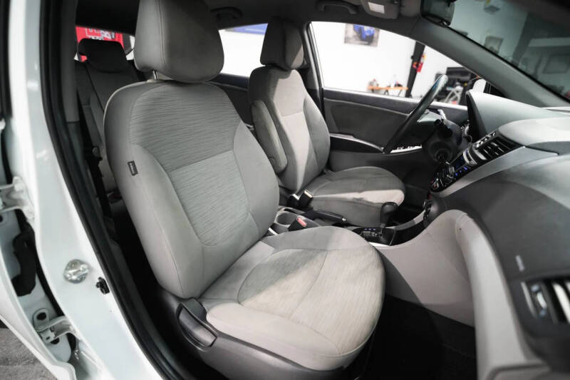 2016 Hyundai Accent SE