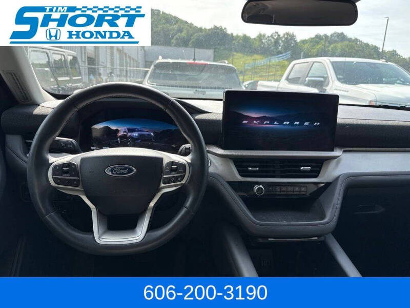 2025 Ford Explorer Active