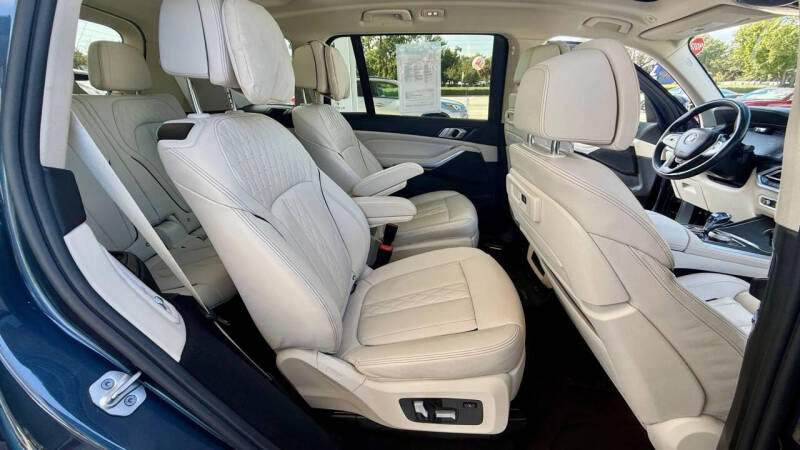 2022 BMW X7 xDrive40i