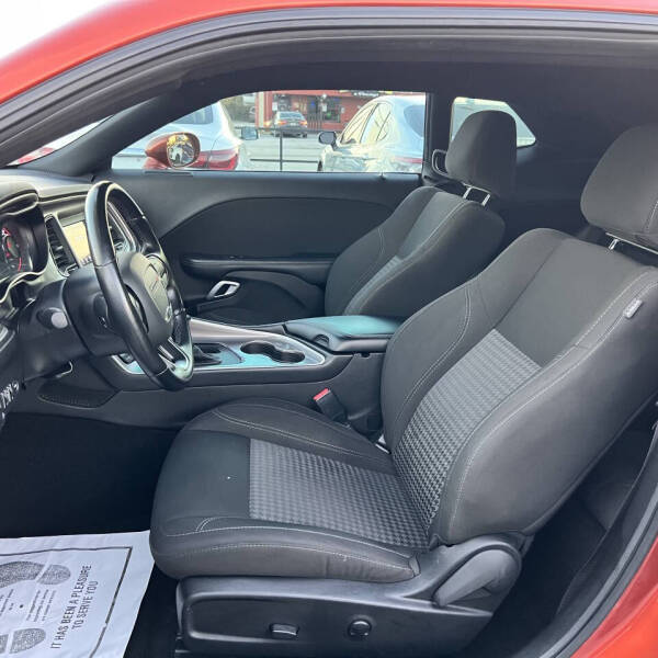 2022 Dodge Challenger SXT