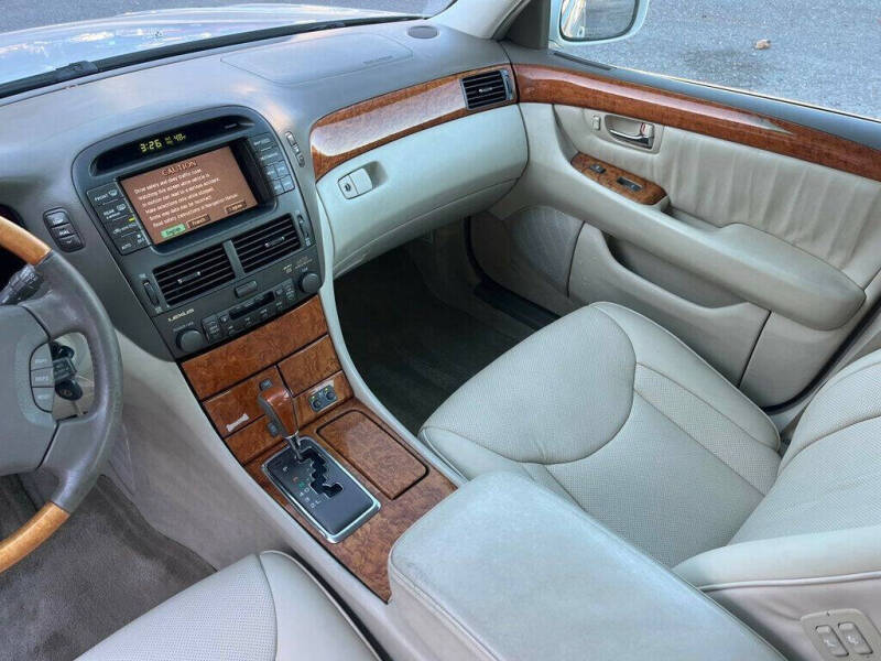 2003 Lexus LS 430