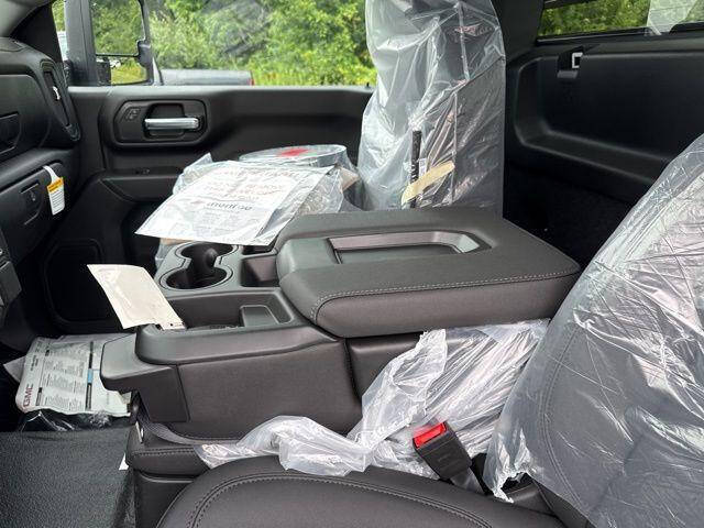 2025 GMC Sierra 3500HD CC