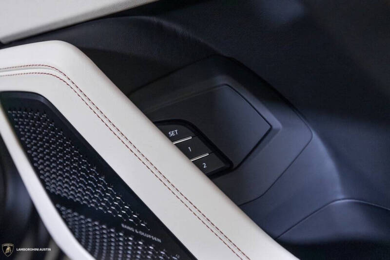 2024 Lamborghini Urus S