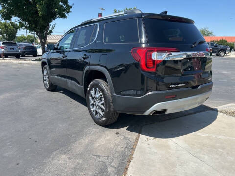 2023 GMC Acadia SLT