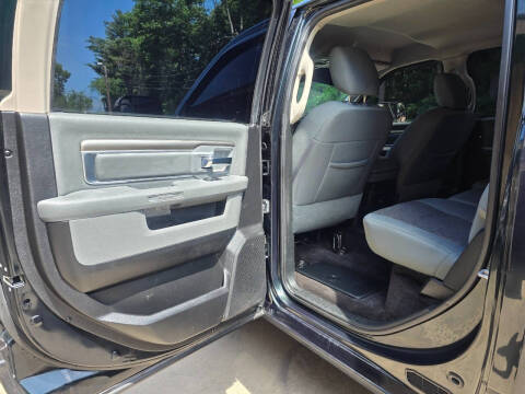 2017 RAM 1500 SLT