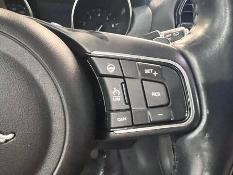 2018 Jaguar F-PACE 25t Premium