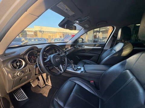 2018 Alfa Romeo Stelvio Sport