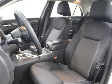 2022 Chrysler 300 Touring