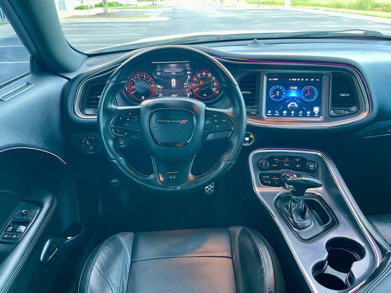 2018 Dodge Challenger SXT Plus