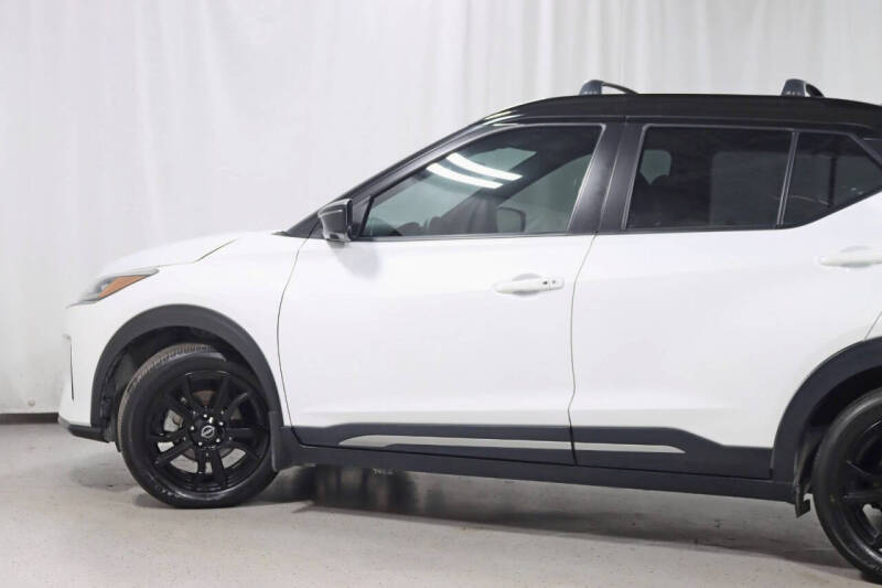 2023 Nissan Kicks SR