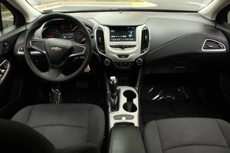 2018 Chevrolet Cruze LS Auto