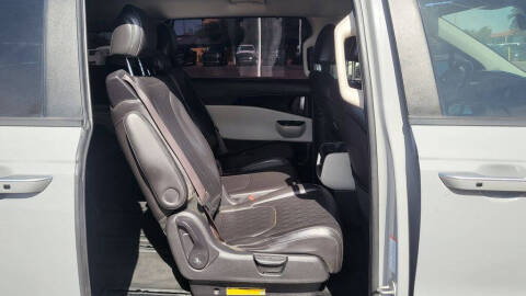 2022 Kia Carnival EX