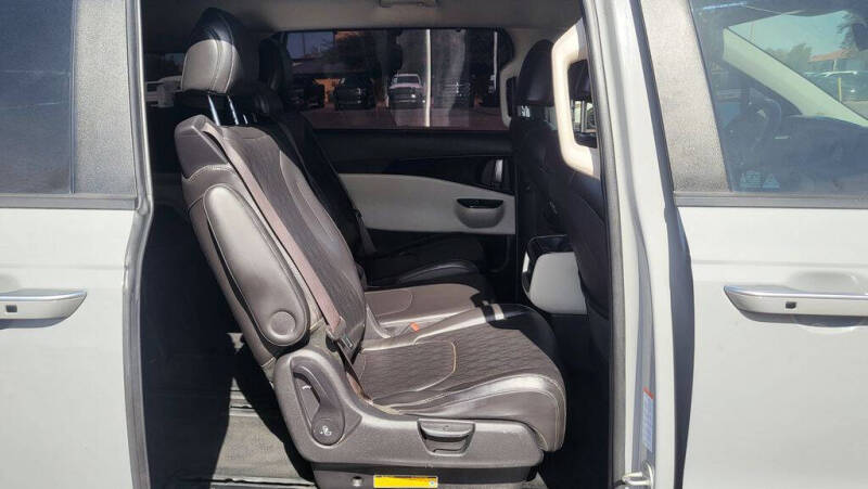 2022 Kia Carnival EX