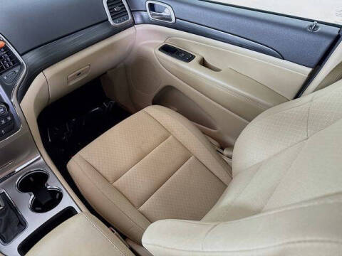 2019 Jeep Grand Cherokee Laredo E