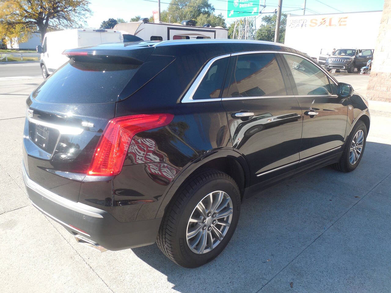 2018 Cadillac XT5 for sale at VIP Motor Sales in Hazel Park, MI