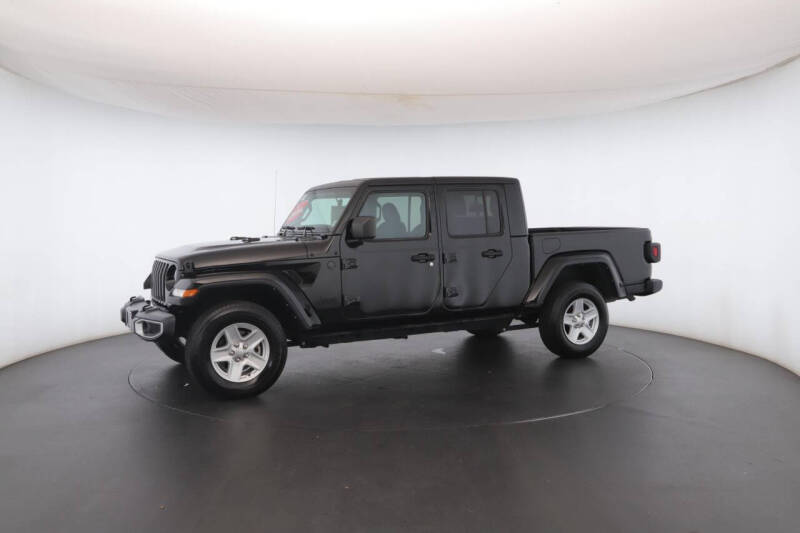 2022 Jeep Gladiator Sport