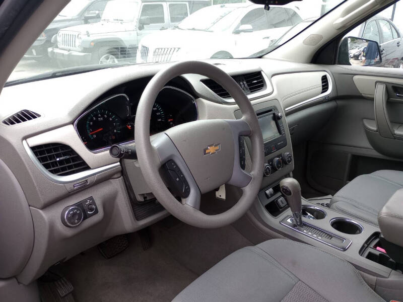 2017 Chevrolet Traverse LS