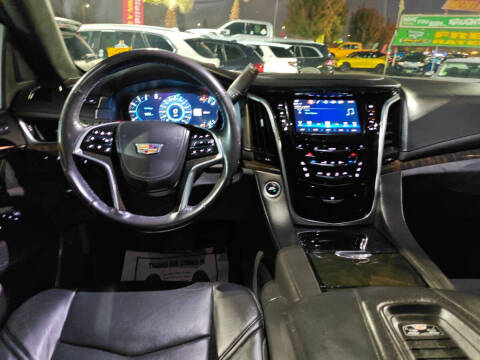 2019 Cadillac Escalade Platinum