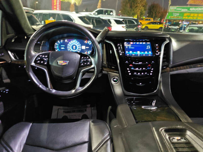 2019 Cadillac Escalade Platinum