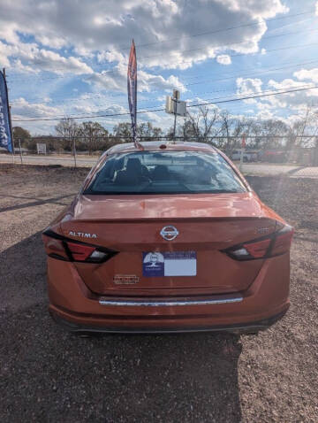 2021 Nissan Altima 2.5 SR