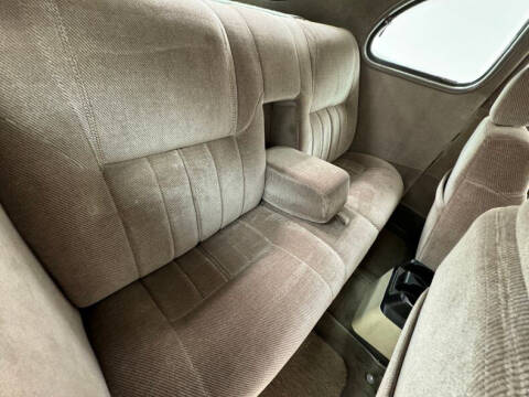 1948 Ford Super Deluxe