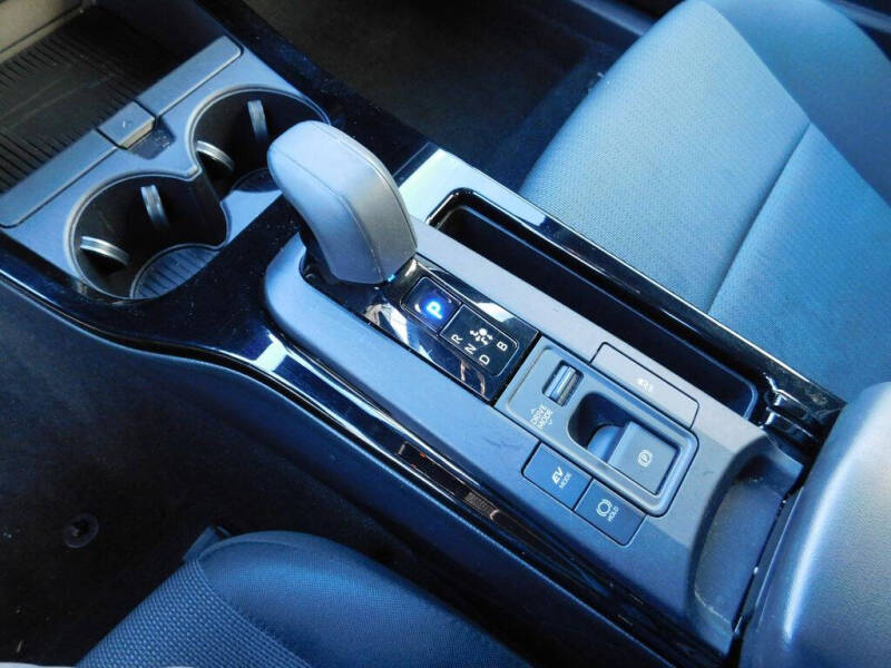 2024 Toyota Prius LE