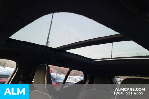 2022 Volvo XC40 T5 R-Design