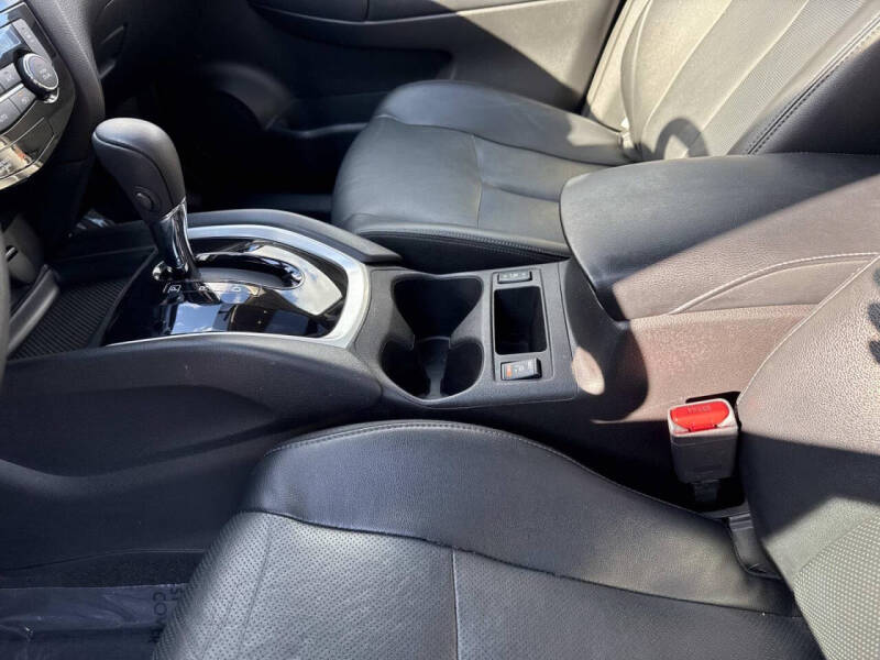 2015 Nissan Rogue SL