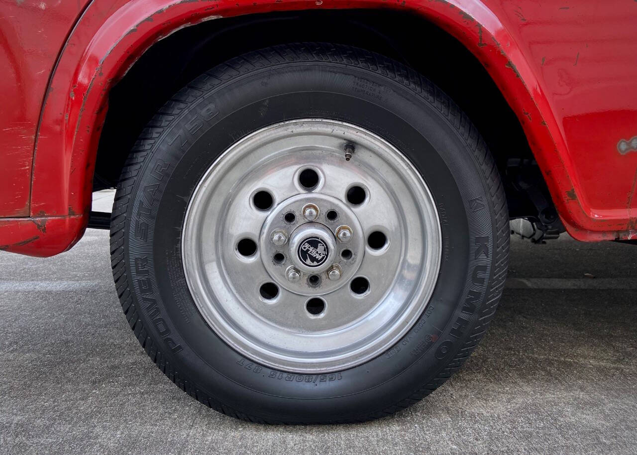 1961 Ford E-100 38