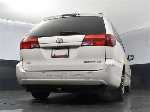2004 Toyota Sienna