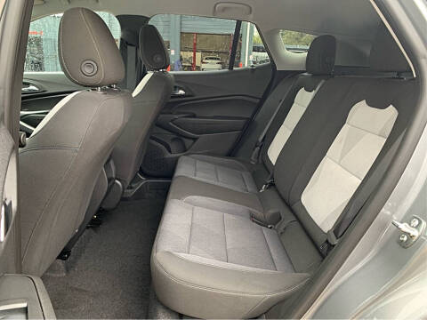 2025 Chevrolet Trax LS