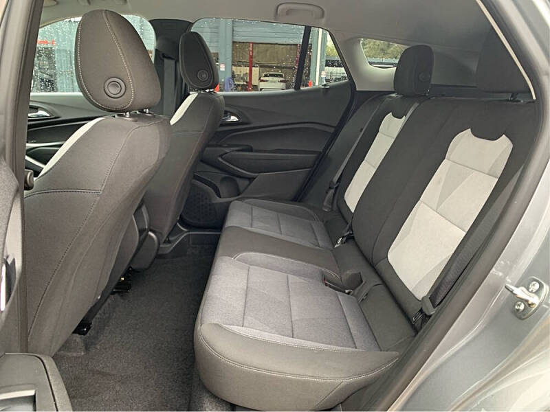 2025 Chevrolet Trax LS