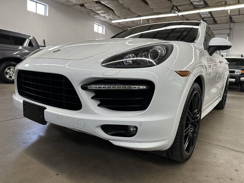 2013 Porsche Cayenne GTS