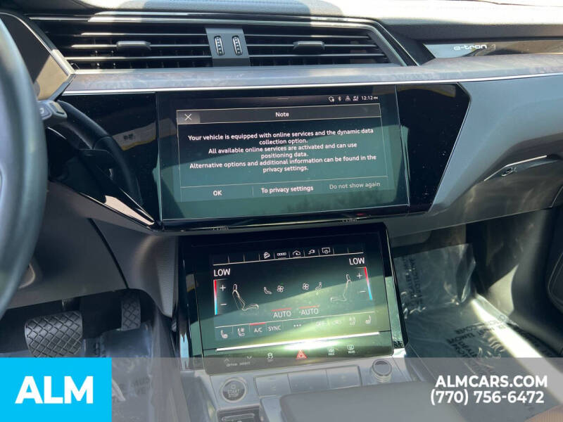 2022 Audi e-tron quattro Premium Plus
