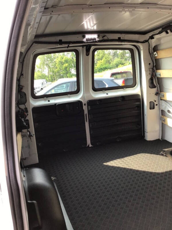 2025 Chevrolet Express 2500