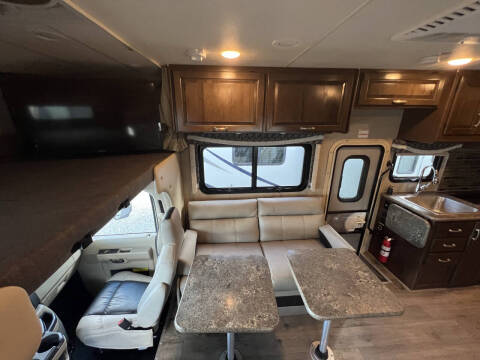 2018 Thor Motor Coach Outlaw 29J Class C