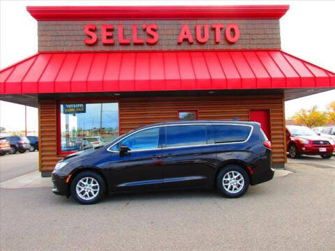 2017 Chrysler Pacifica for sale at Sells Auto INC in Saint Cloud MN