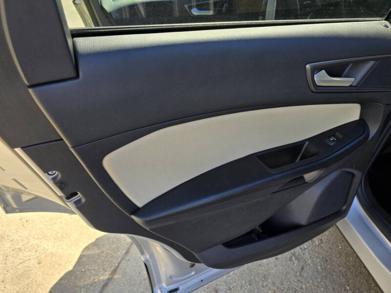 2018 Ford Edge SE