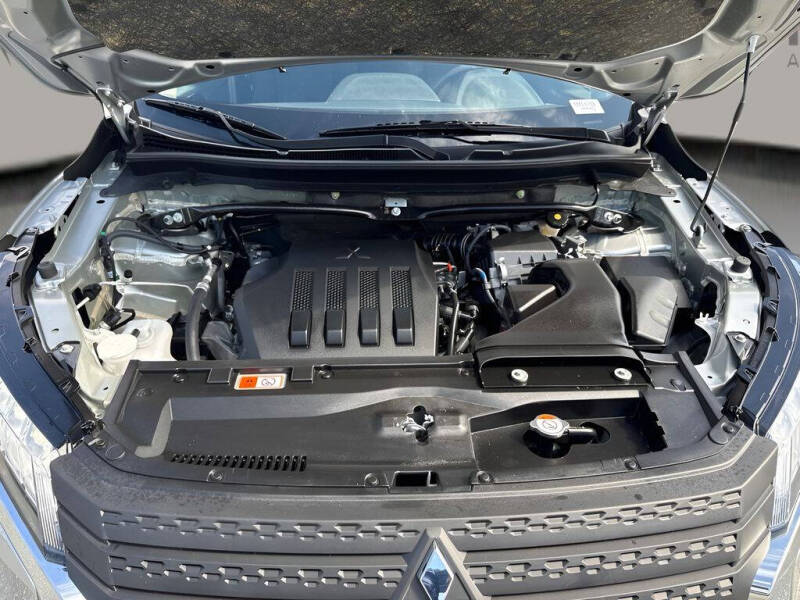 2024 Mitsubishi Eclipse Cross ES