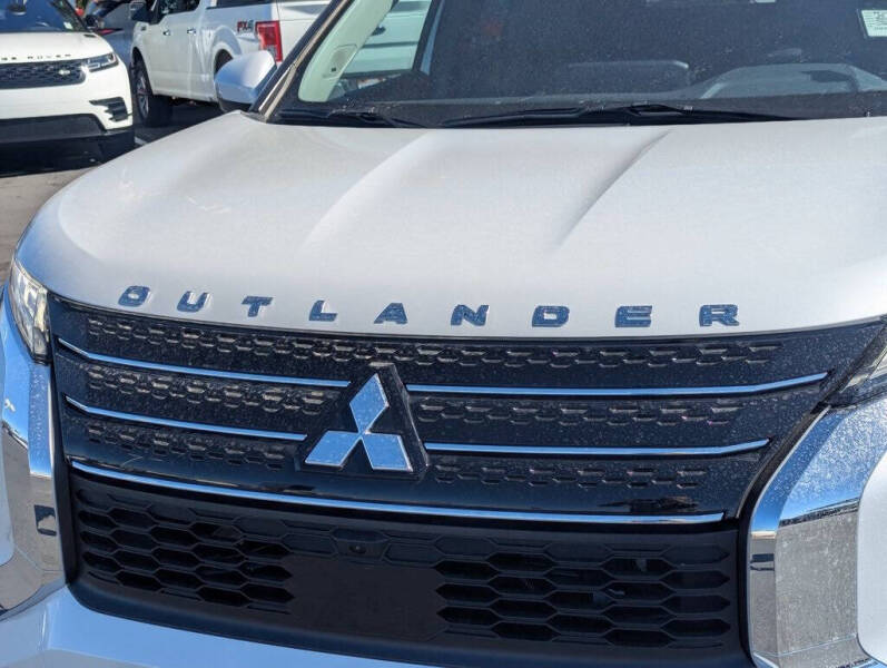 2025 Mitsubishi Outlander PHEV SE