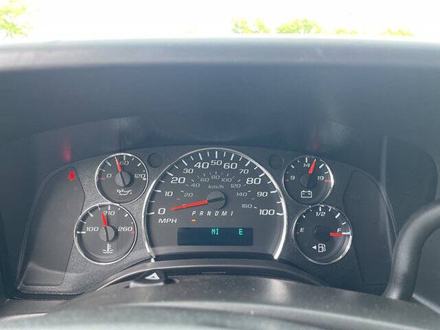 2025 Chevrolet Express 3500